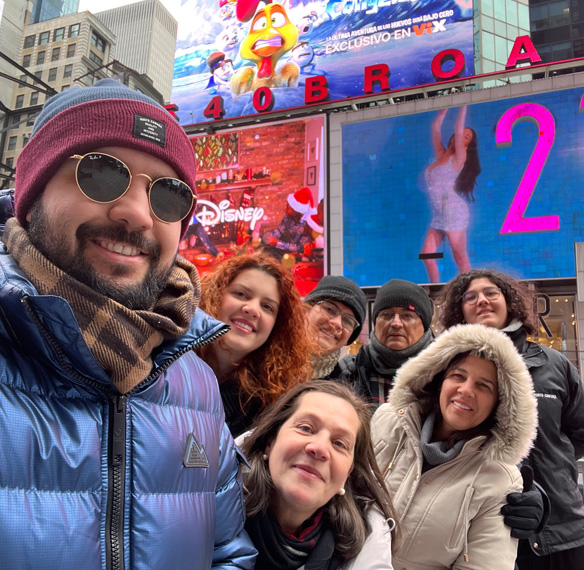 vfsimao ux designer, product manager, scrum master and product owner at Times Square with my family